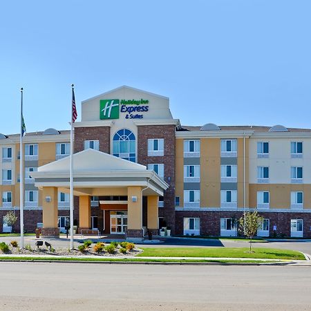 Holiday Inn Express & Suites - Williston, An Ihg Hotel Exterior photo